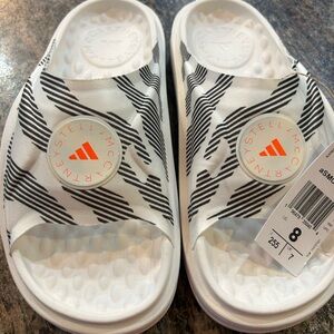 Stella McCartney Adidas Black and White Slide .. women’s size 8.. NWT